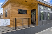 Single-Level Tiny Houses Image 2