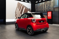 Two-Seat Electric City Cars Image 2