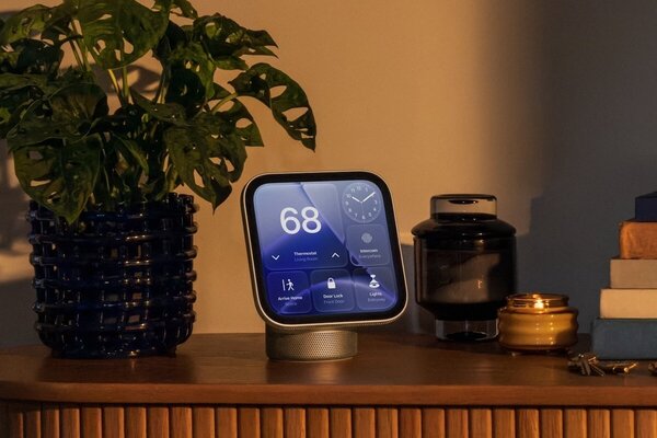 Smart Home Display Hubs