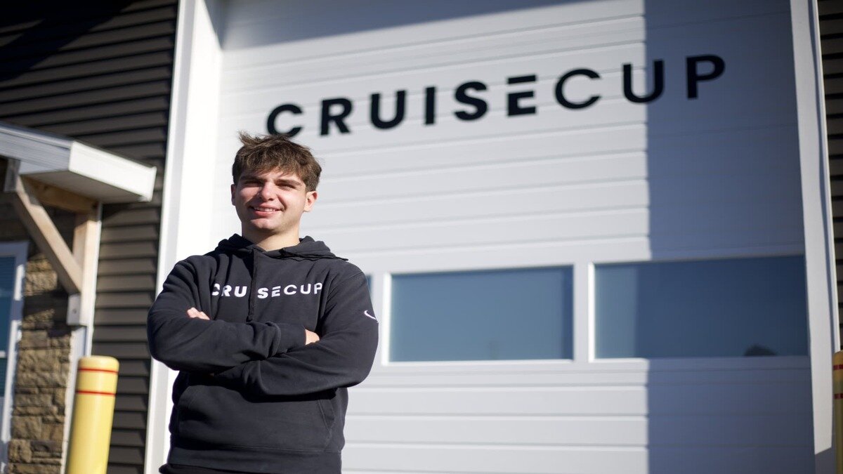 CruiseCup launches two‑can cooler with bidirectional loading