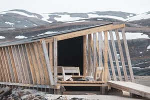 Reclaimed Timber Waterfront Saunas Article Thubnail