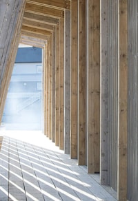 Reclaimed Timber Waterfront Saunas Image 4