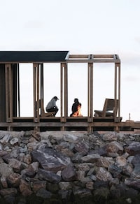 Reclaimed Timber Waterfront Saunas Image 7