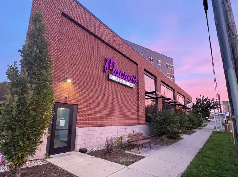 Warm Neighborhood Markets Article Thubnail