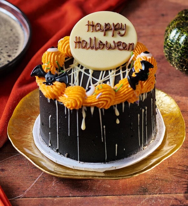 Lola's launches £19 Halloween Bento Cake for compact seasonal gifting