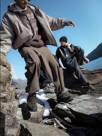 Dynamic Outerwear Holiday Campaigns Image 2
