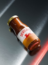 Mascot-Led Hot Sauce Identities Image 2