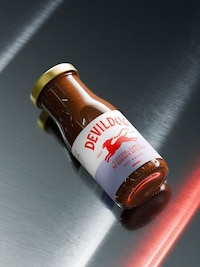 Mascot-Led Hot Sauce Identities Image 4