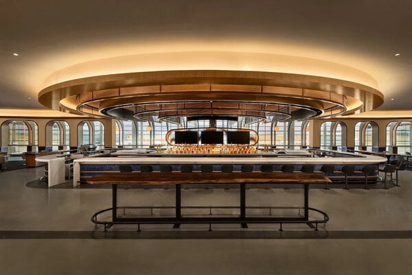 Record-Size Airport Lounges