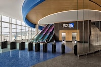 Record-Size Airport Lounges Image 3