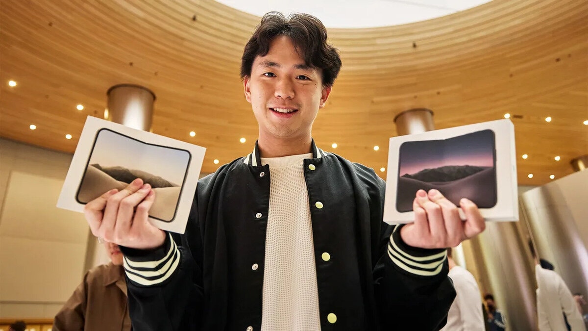 Limited-Stock Foldable Phones: Apple’s First Foldable iPhone Duo ...