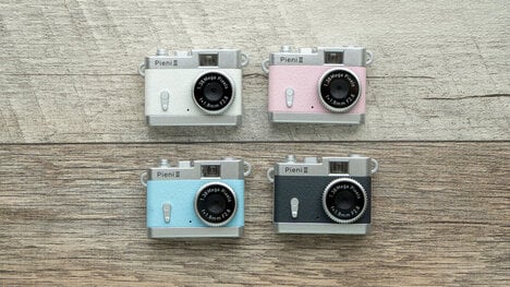 Screenless Pocket Cameras