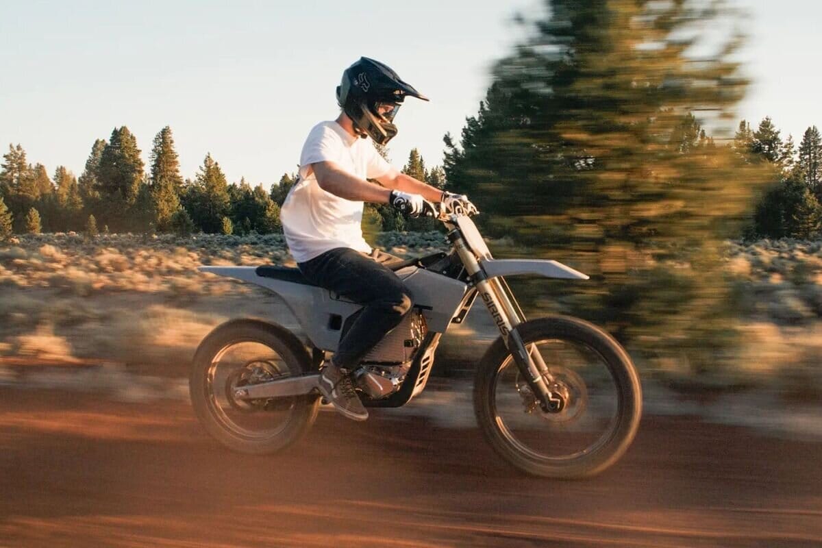 Clutchless Electric Dirt Bikes: LiveWire’s Hightail Electric Dirt Bike ...
