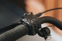 Compact Commuter E-Bike Motors Image 3