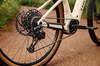 Lightweight Electric Mountain Bikes Image 3