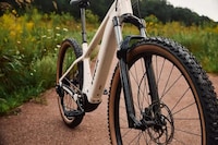 Lightweight Electric Mountain Bikes Image 4