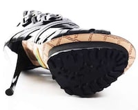 Ultra-Treaded Platforms Image 3