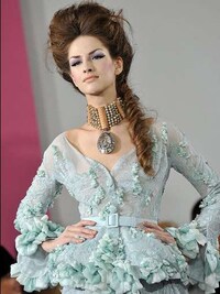 Romantic Equestrian Fashion Image 2