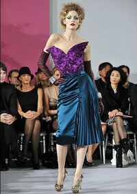 Romantic Equestrian Fashion Image 4