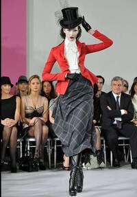 Romantic Equestrian Fashion Image 6