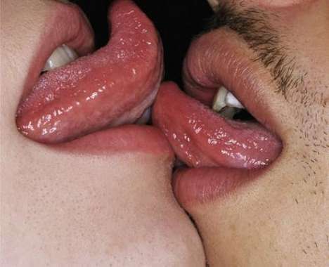 42 Lip-Locking Kisses