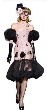 Gothic Lolita Looks Image 8
