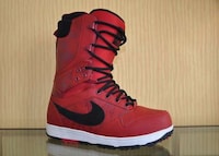 Colortastic Snowboard Boots Image 3