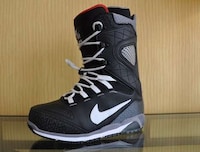 Colortastic Snowboard Boots Image 4