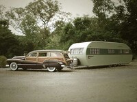 Hyper-Realistic Retro Models Image 7