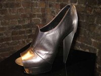Futuristic Heel-less Heels Image 3