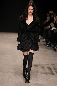 Voluminous Tutu Skirts Image 7