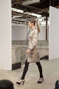 Understated Slick Fashion Image 8