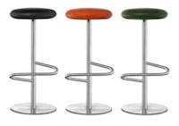 Curvy Minimalist Furnishings Image 4
