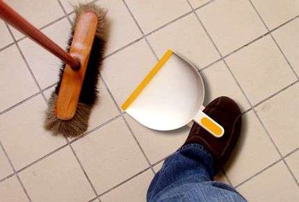 Foot-Dustpan