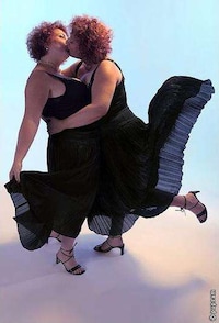 Self-Kissing Exhibits Image 5