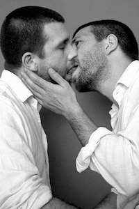 Self-Kissing Exhibits Image 7