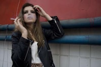 Hard-Partying Pictorials Image 7