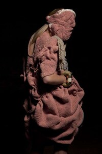 Subdued Statuesque Fashion Image 3
