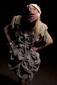 Subdued Statuesque Fashion Image 4