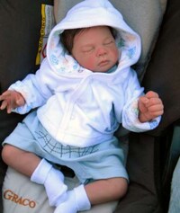 Photo-Realistic Baby Sculptures Image 2