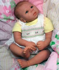 Photo-Realistic Baby Sculptures Image 3