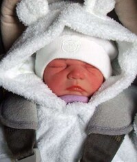 Photo-Realistic Baby Sculptures Image 4