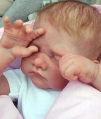 Photo-Realistic Baby Sculptures Image 6