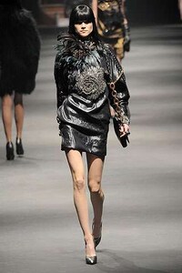 Feathered Tribal Fashion Image 3