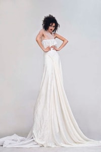 Stilt-Walking Bridal Shoots Image 4