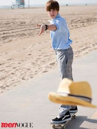Teenage Bowtie Fashion Image 6