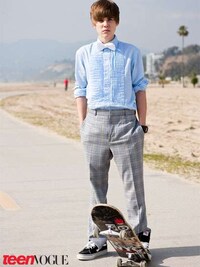 Teenage Bowtie Fashion Image 8