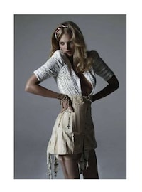 Ruffled Cowgirl Fashion Image 8
