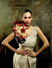 Dramatized Wedding Frocks Image 3
