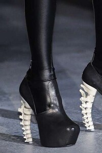 Spinal Stilettos Image 7